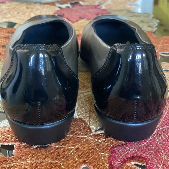 SAS 🥿COMFY TRIPAD GRAY & BLACK LEATHER 2-TONE LOAFERS-SIZE 9.5 LIKE NEW💖💕(EC) - Picture 4 of 11